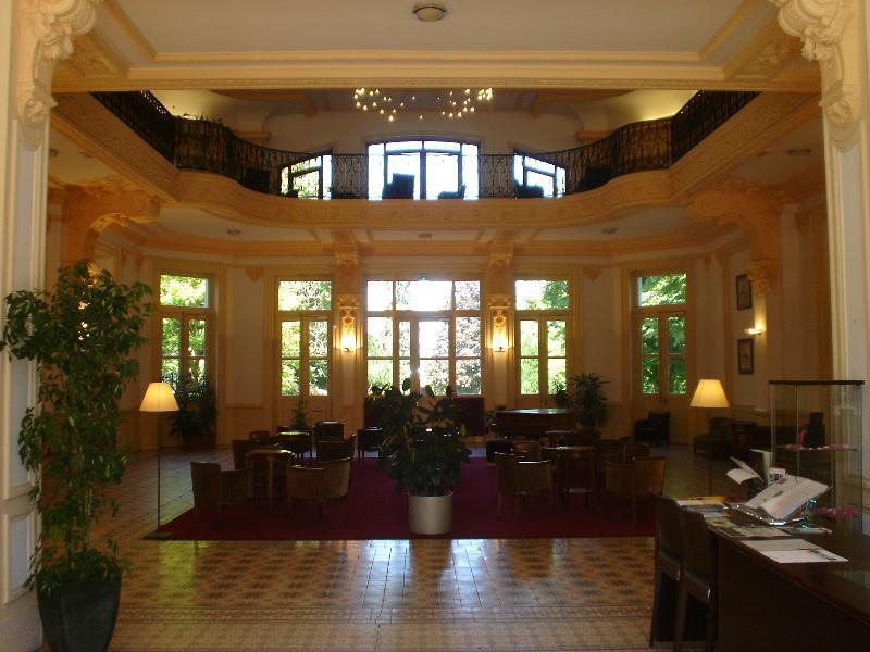 Terres De France - Appart'Hotel Le Splendid Allevard Eksteriør billede