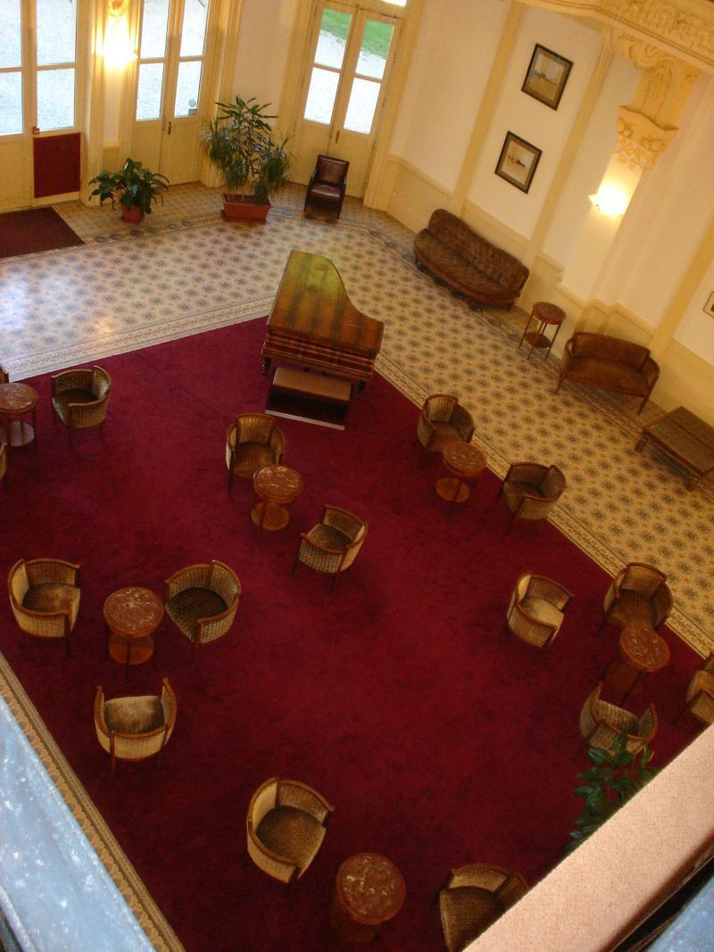 Terres De France - Appart'Hotel Le Splendid Allevard Eksteriør billede