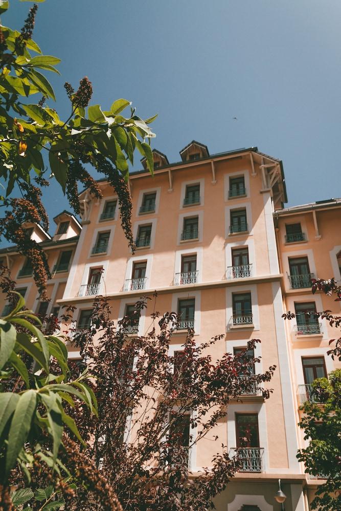 Terres De France - Appart'Hotel Le Splendid Allevard Eksteriør billede