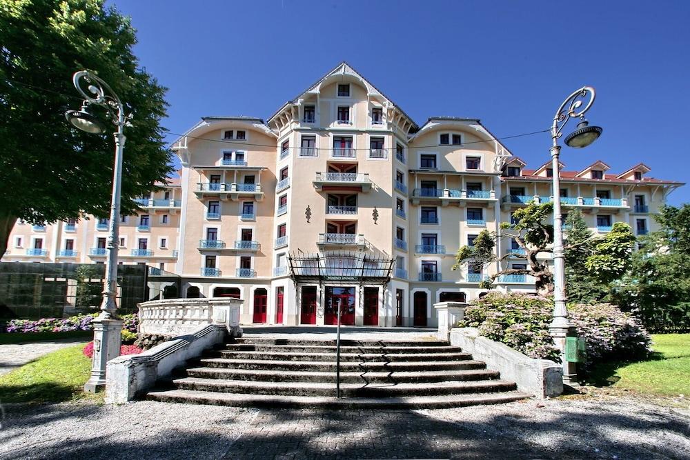 Terres De France - Appart'Hotel Le Splendid Allevard Eksteriør billede