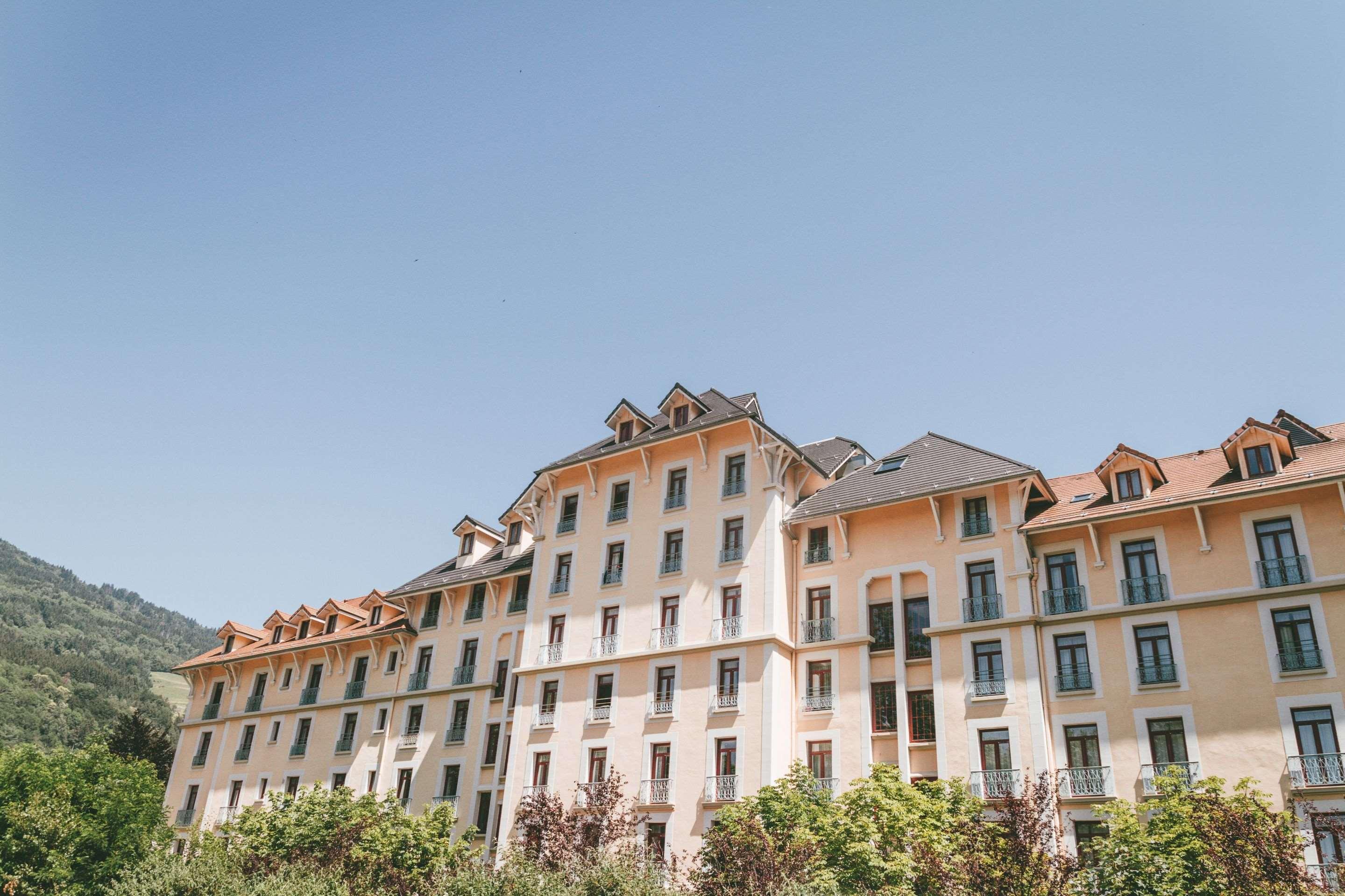 Terres De France - Appart'Hotel Le Splendid Allevard Eksteriør billede