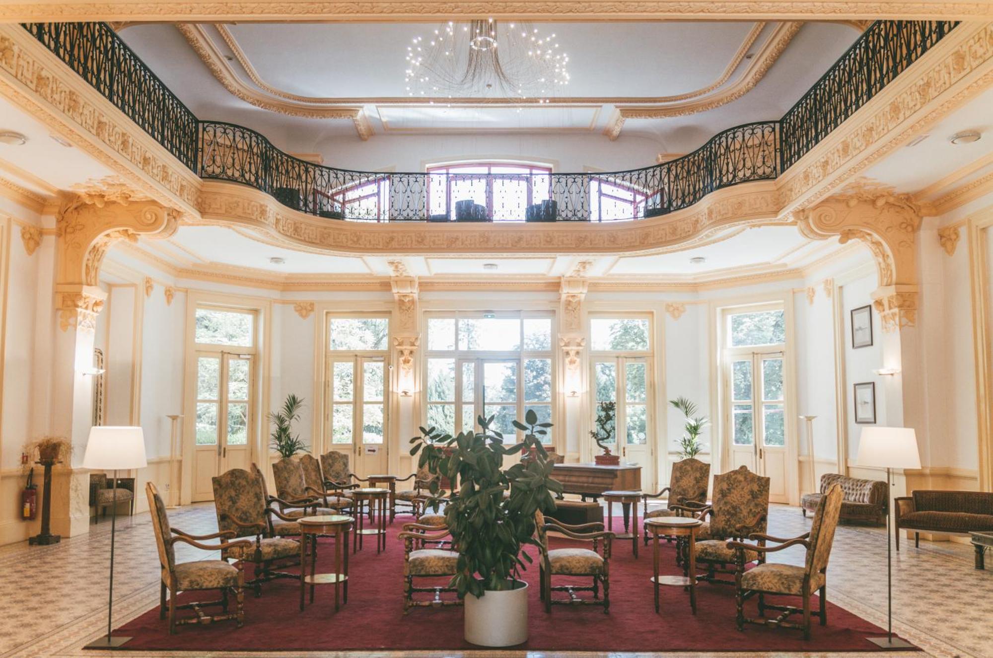 Terres De France - Appart'Hotel Le Splendid Allevard Eksteriør billede