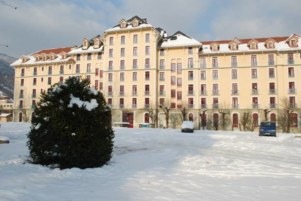 Terres De France - Appart'Hotel Le Splendid Allevard Eksteriør billede