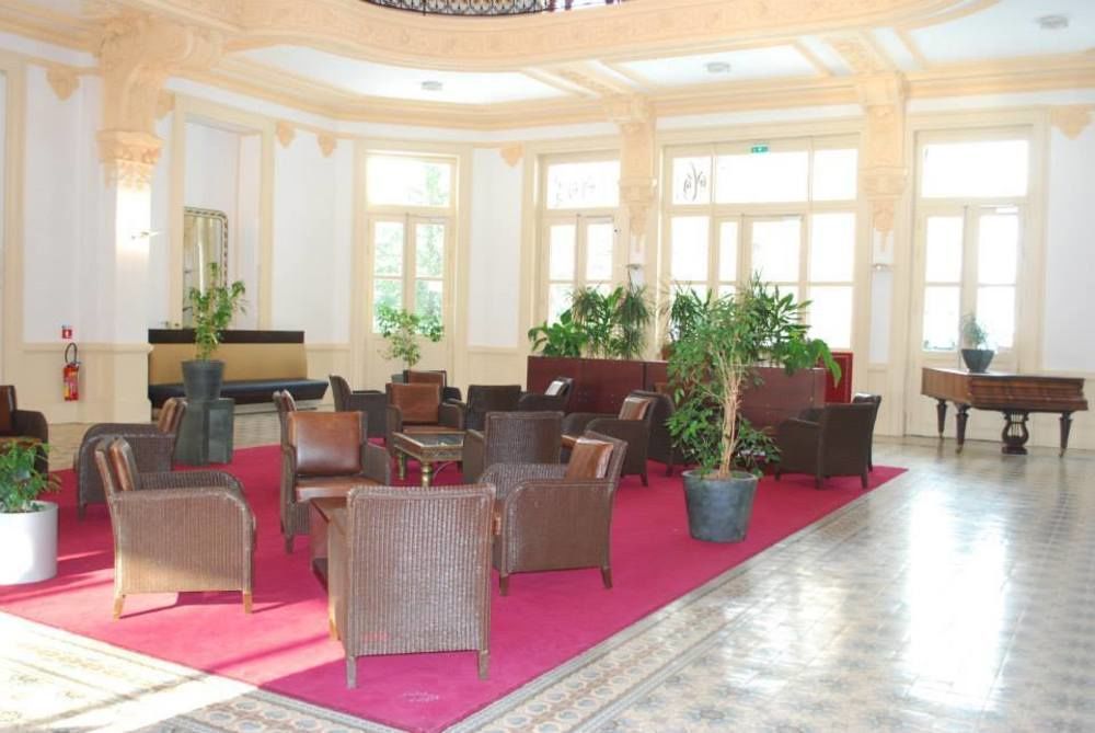 Terres De France - Appart'Hotel Le Splendid Allevard Eksteriør billede