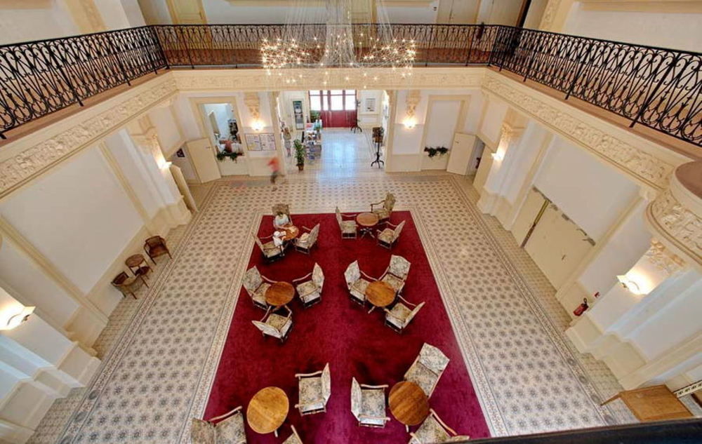 Terres De France - Appart'Hotel Le Splendid Allevard Eksteriør billede