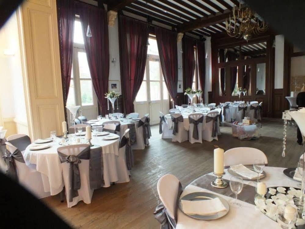 Terres De France - Appart'Hotel Le Splendid Allevard Eksteriør billede