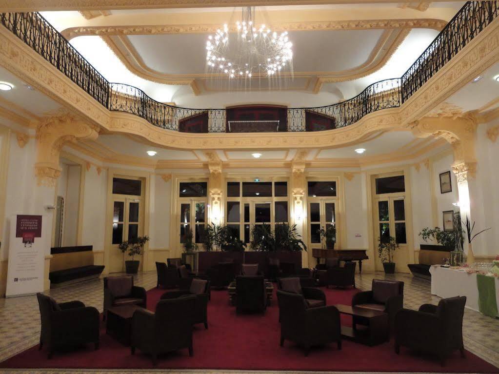 Terres De France - Appart'Hotel Le Splendid Allevard Eksteriør billede